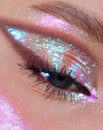 Image couleur paillettes liquides chatoyantes ARTIST sur les yeux