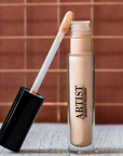 Image cache cernes liquide satin ARTIST avec son applicateur